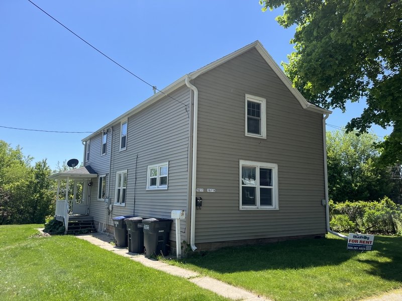 1611 Ontario Avenue - Lower property image