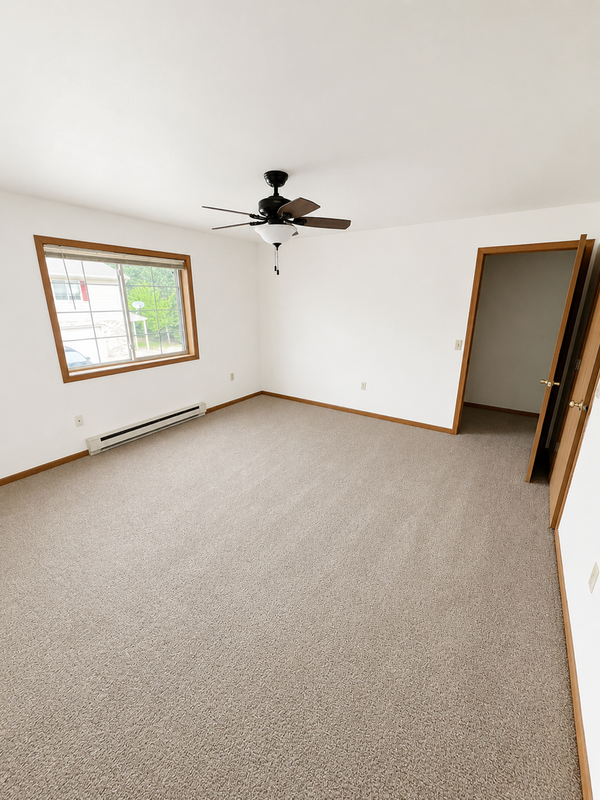 2 Bedroom / 2 Bath Upper Unit with Attached Garage property image