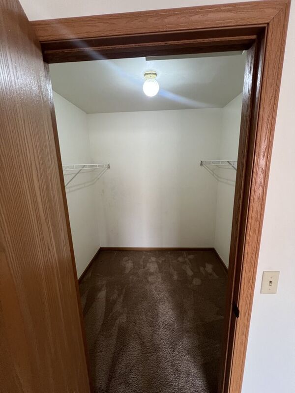 2 Bedroom / 2 Bath Upper Unit with Attached Garage property image