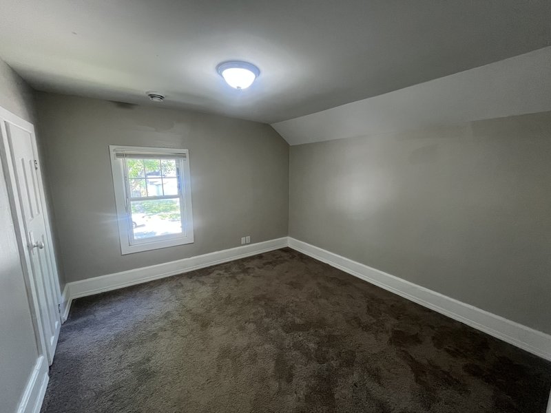 1611 Ontario Avenue - Upper property image