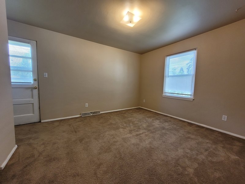 1095 Gillingham Road - B property image