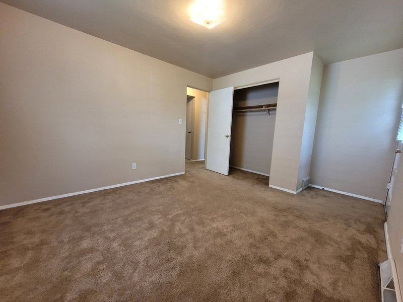 1095 Gillingham Road - B property image