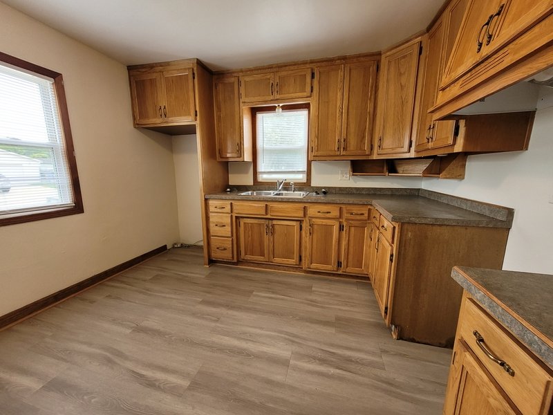 1858 Deckner Avenue property image