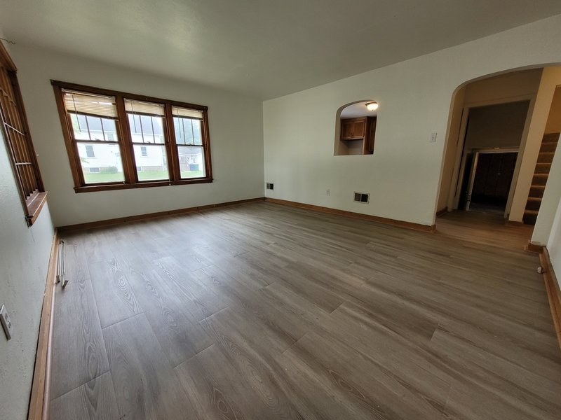 1858 Deckner Avenue property image