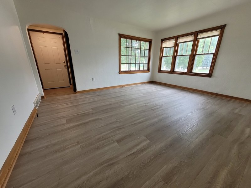 1858 Deckner Avenue property image