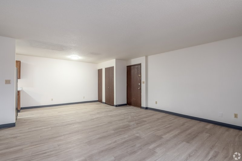 187 S National Ave. 11 English Meadows Apts property image