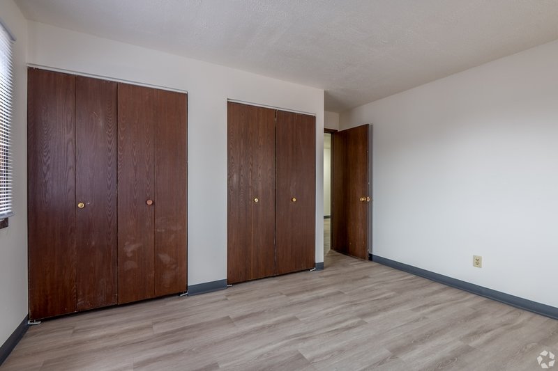 187 S National Ave. 11 English Meadows Apts property image