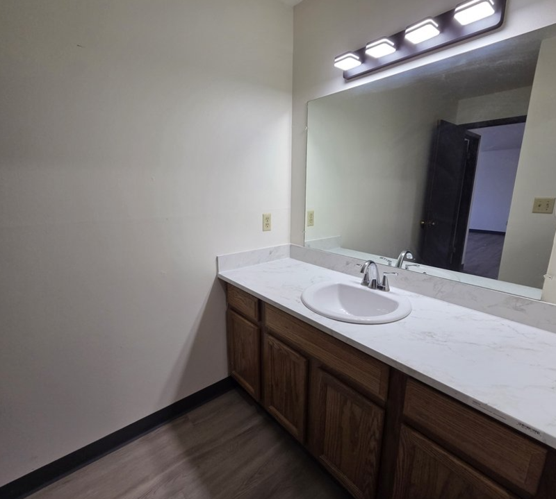 187 S National Ave. 15 English Meadows Apts property image