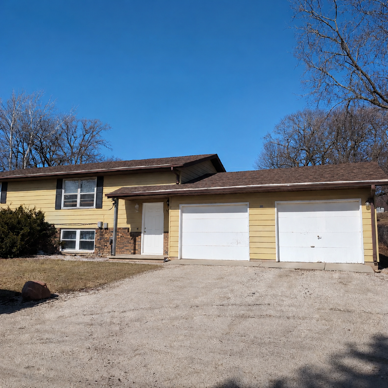 412 Mccolm Street - Upper property image