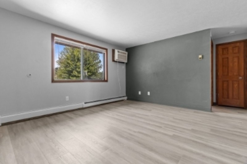 1534 Moraine Terrace - 2 property image