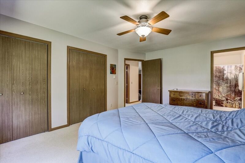 Spacious 3 Bedroom, 2 Bath Upper Apartment – Available August 1 property image