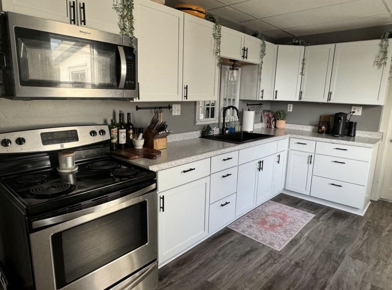 362-364 West Scott Street - 362 - Upper property image