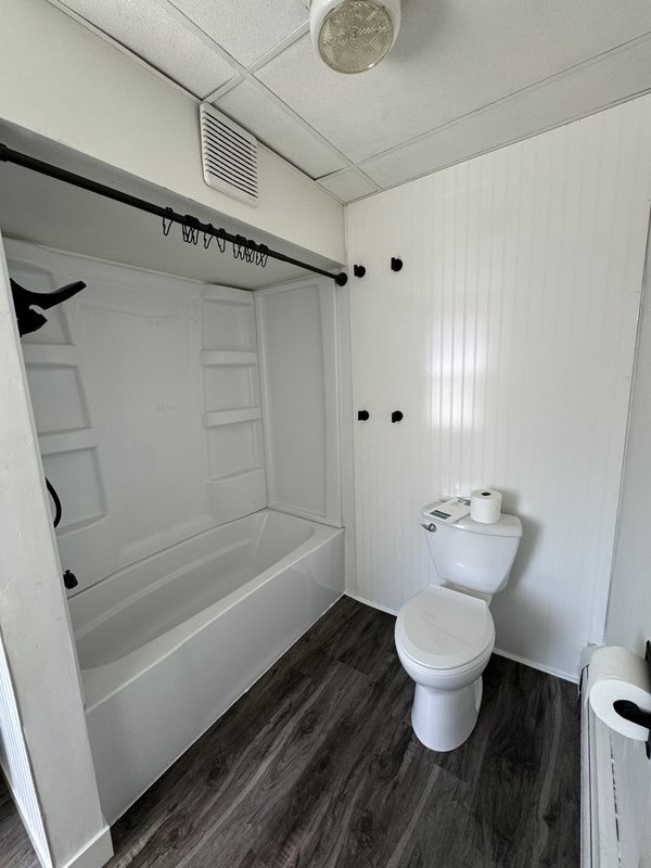 362-364 West Scott Street - 362 - Upper property image