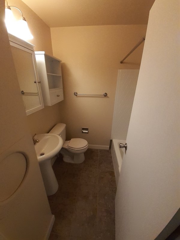 725 W 9th Ave property image