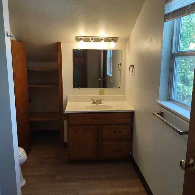 1733 Smith Street - Upper property image