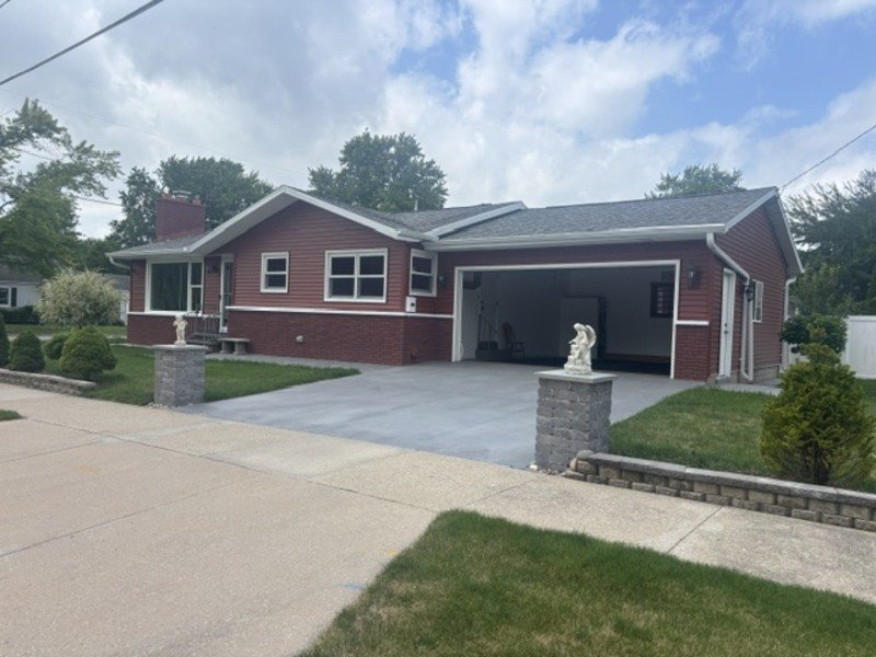 1203 Oak Street property image
