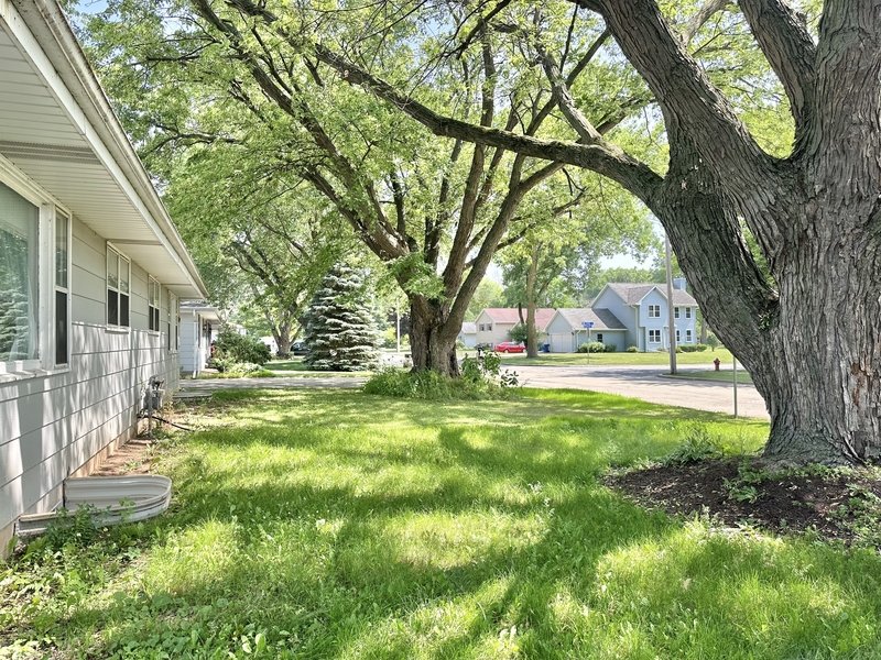 917-919 Meadowview Drive - 919 property image