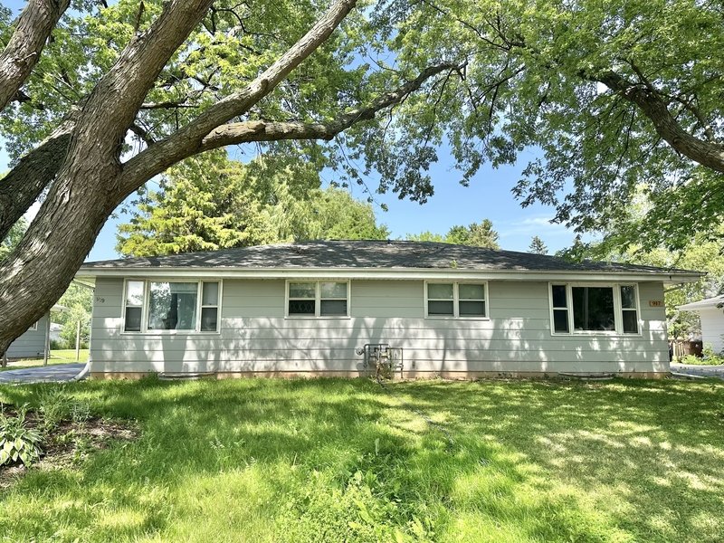 917-919 Meadowview Drive - 919 property image