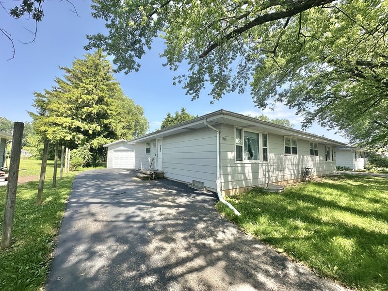 917-919 Meadowview Drive - 919 property image