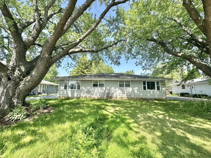 917-919 Meadowview Drive - 919 property image
