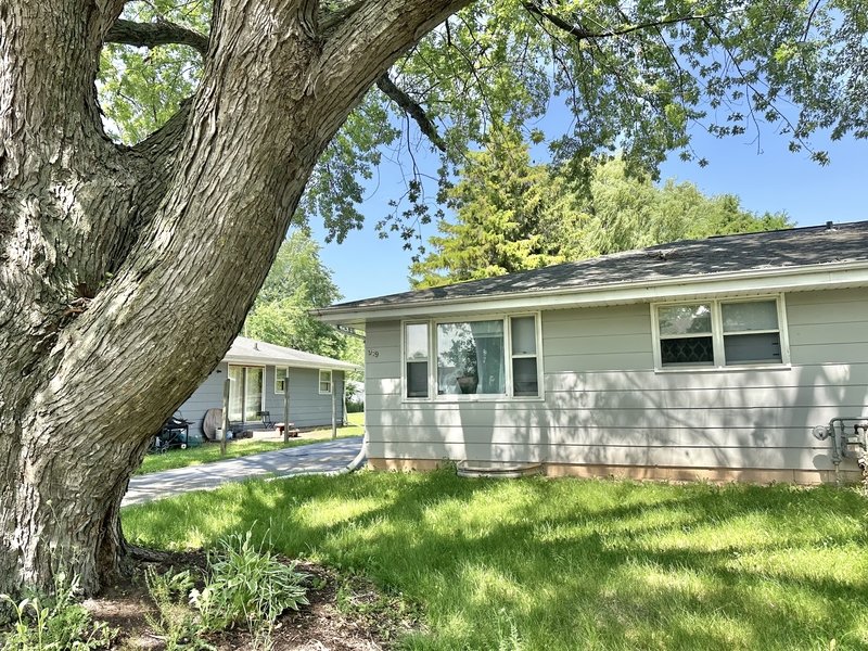 917-919 Meadowview Drive - 919 property image
