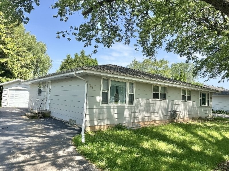 917-919 Meadowview Drive - 919 property image