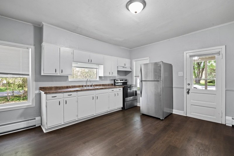 111 Center Street - Lower property image