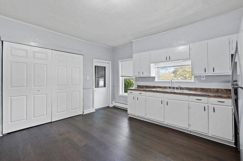 111 Center Street - Lower property image