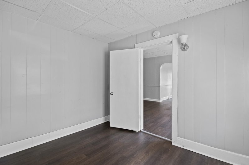 111 Center Street - Lower property image