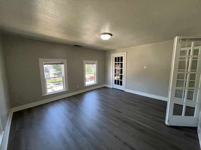 526 Newbury Street - Upper property image