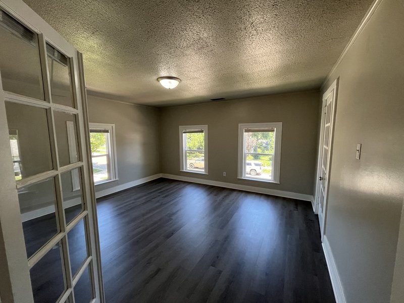 526 Newbury Street - Upper property image