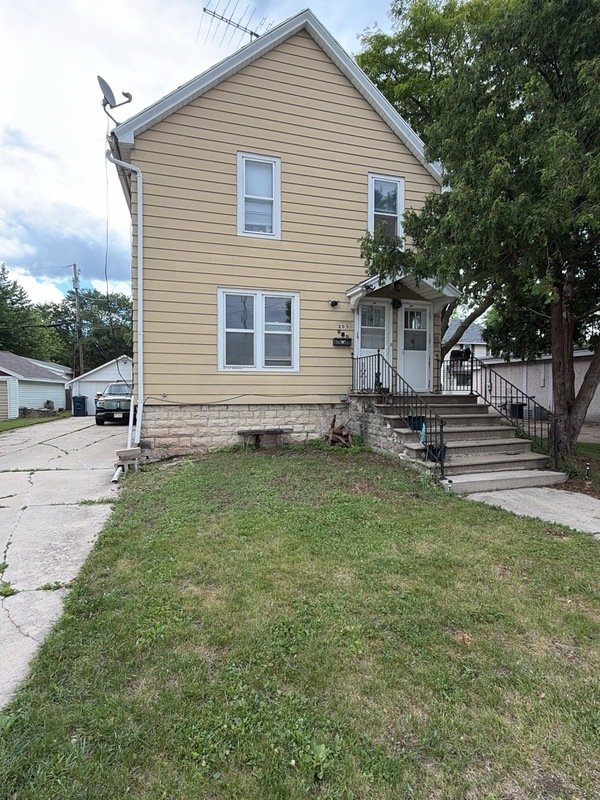 205 Walnut Street - Upper property image