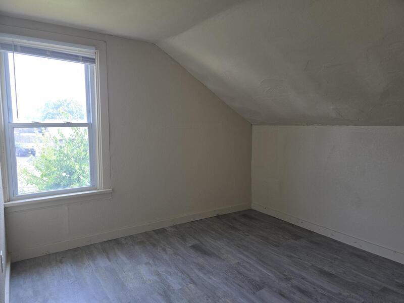 423 Draper Street - 423 1/2 property image