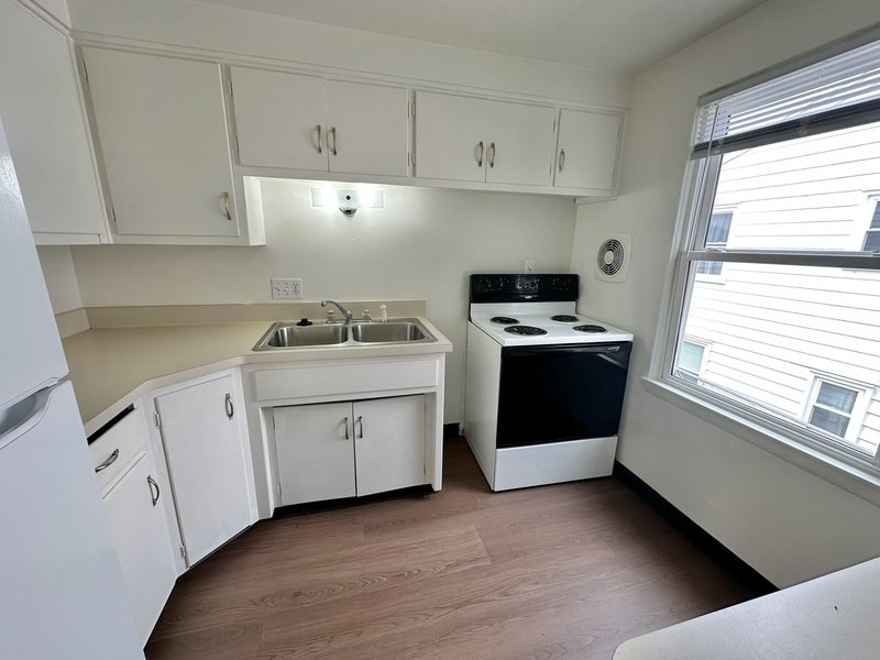 1095 Gillingham Road - D property image