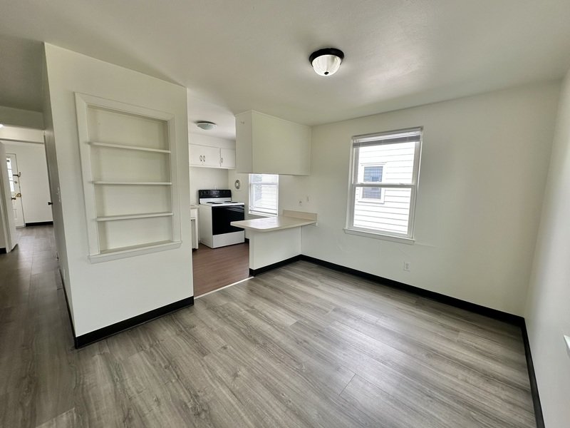 1095 Gillingham Road - D property image