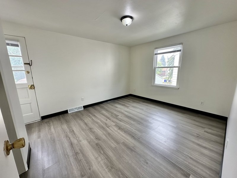 1095 Gillingham Road - D property image