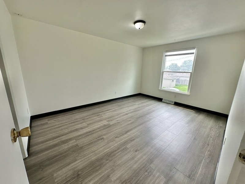 1095 Gillingham Road - B property image
