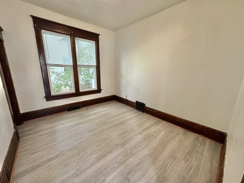 890 Shawano Avenue - Lower property image