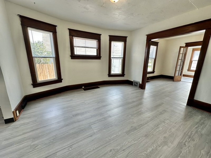 890 Shawano Avenue - Lower property image
