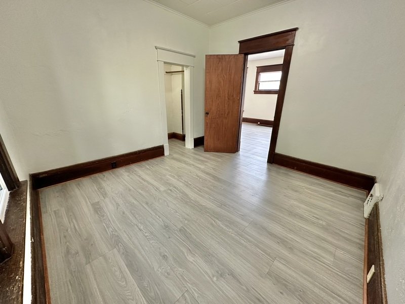 890 Shawano Avenue - Lower property image