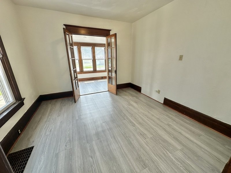890 Shawano Avenue - Lower property image