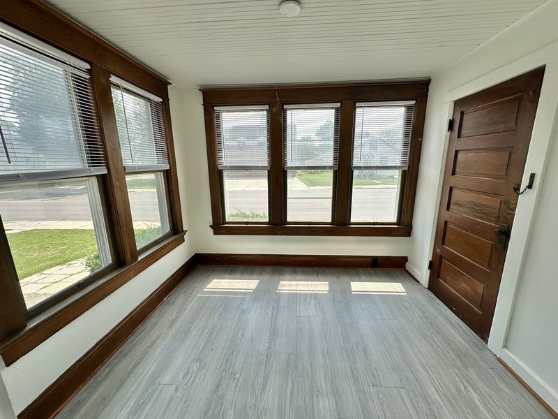 890 Shawano Avenue - Lower property image