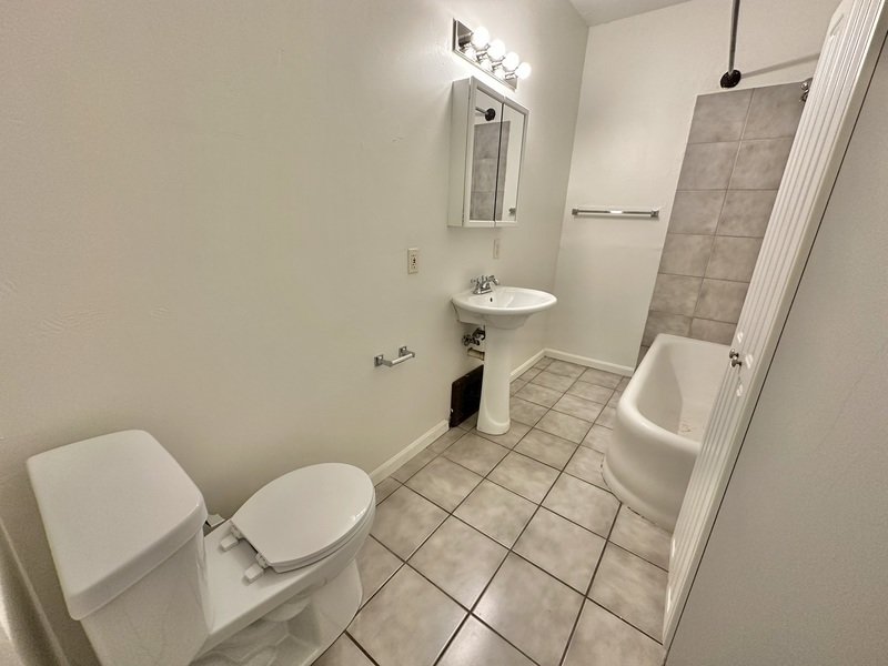 890 Shawano Avenue - Lower property image