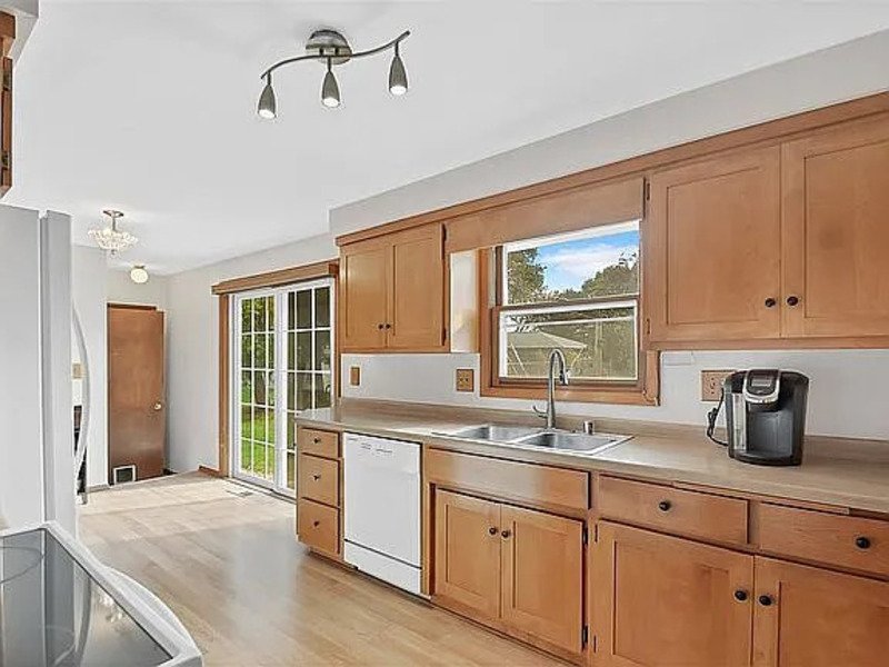 2217 Barberry Lane property image