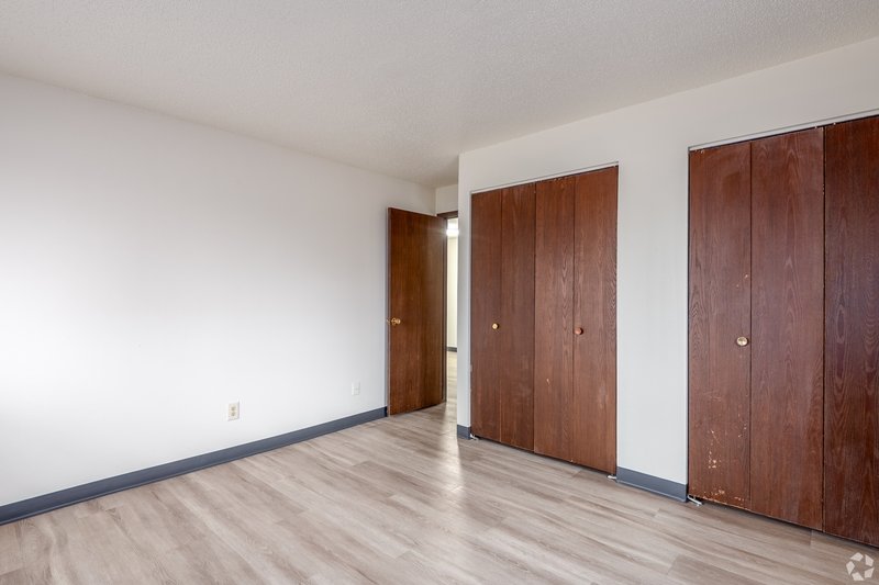 187 S National Ave. 16 English Meadows Apts property image