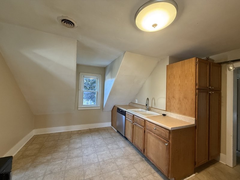 904 Swift Avenue - upper property image