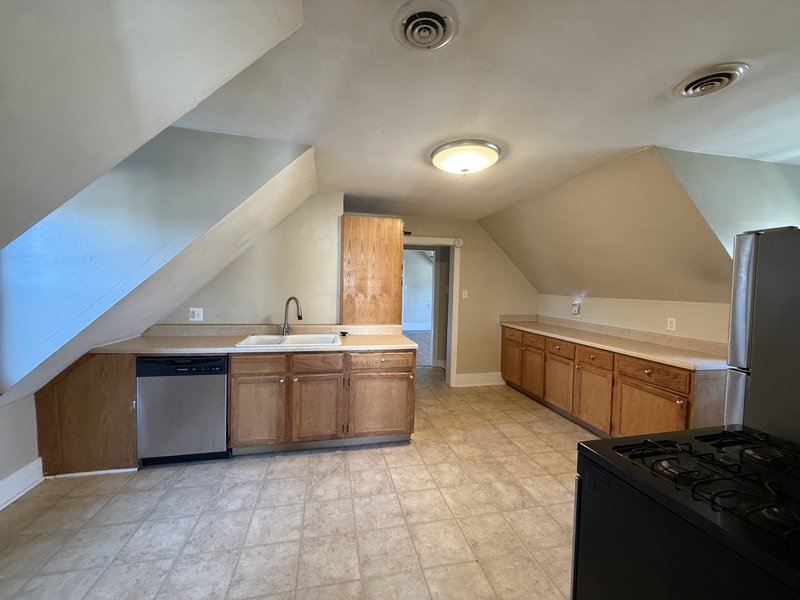 904 Swift Avenue - upper property image