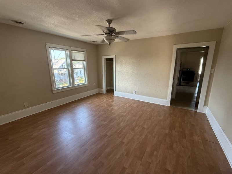 904 Swift Avenue - upper property image