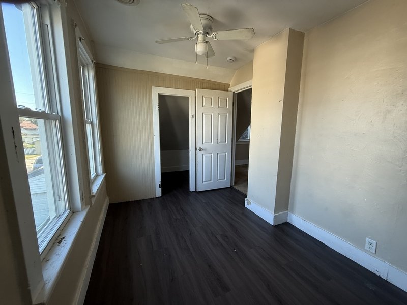 904 Swift Avenue - upper property image