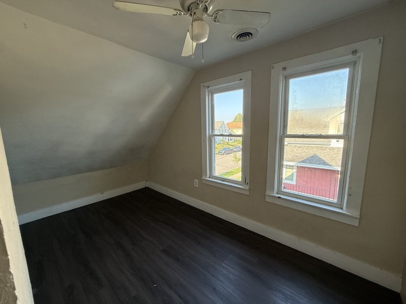 904 Swift Avenue - upper property image